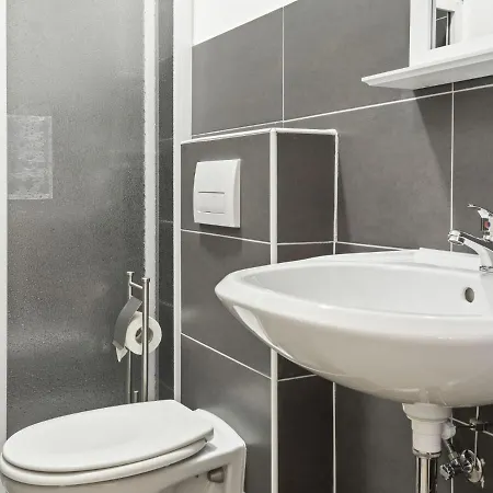 Spacious Holiday In With Skiing Nearby בית נופש *