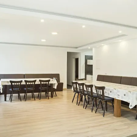 בית נופש Spacious Holiday In With Skiing Nearby