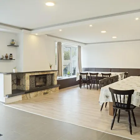 Spacious Holiday In With Skiing Nearby * ווינטרברג