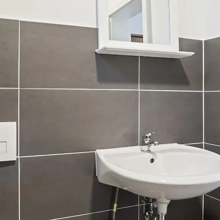 Spacious Holiday In With Skiing Nearby *